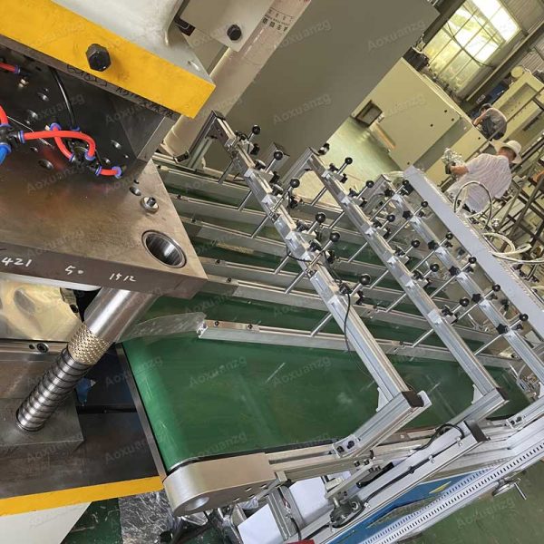 63T Full Automatic Aluminum Foil Pressing Pneumatic Punching Machine For Lunch Containers 200ml — изображение 4
