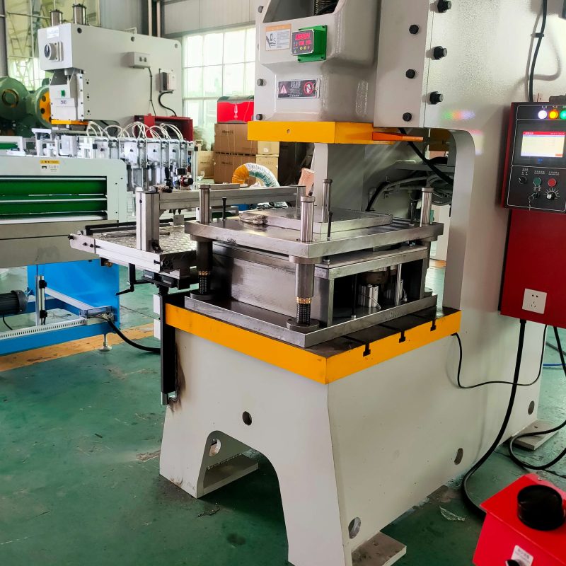 45T Aluminum Foil Lunch Containers Semi Automatic Production Line With Pneumatic Punching Machine - Image 3