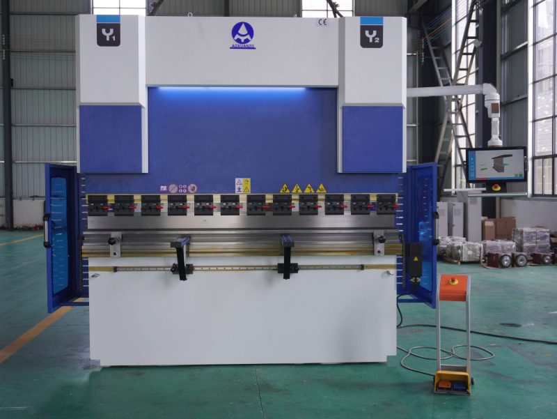 170T2500MM CNC Hydraulic press brake 4+1 axis with China AX-68T controller - Image 2