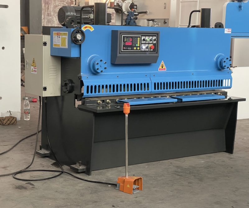QC11Y-4*1600mm Small NC Hydraulic Guillotine Shearing Machine With Estun E21s - Image 2