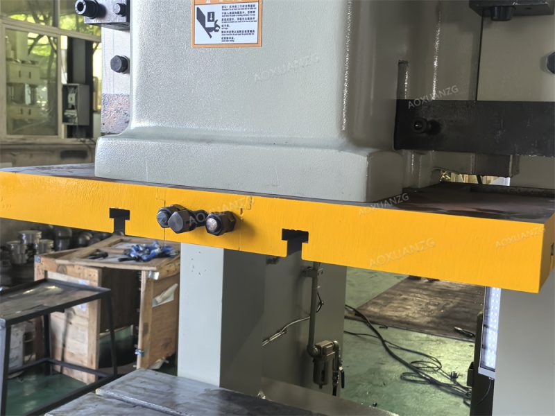 125T high CNC high precsion pneumatic punching machine - Image 6
