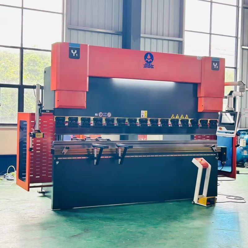 WE67K-130T3200 CNC Electro- hydraulic Press Brake Machine Bending Machine With DELEM DA53TX 4+1 Axis 2D Program - Imagen 2