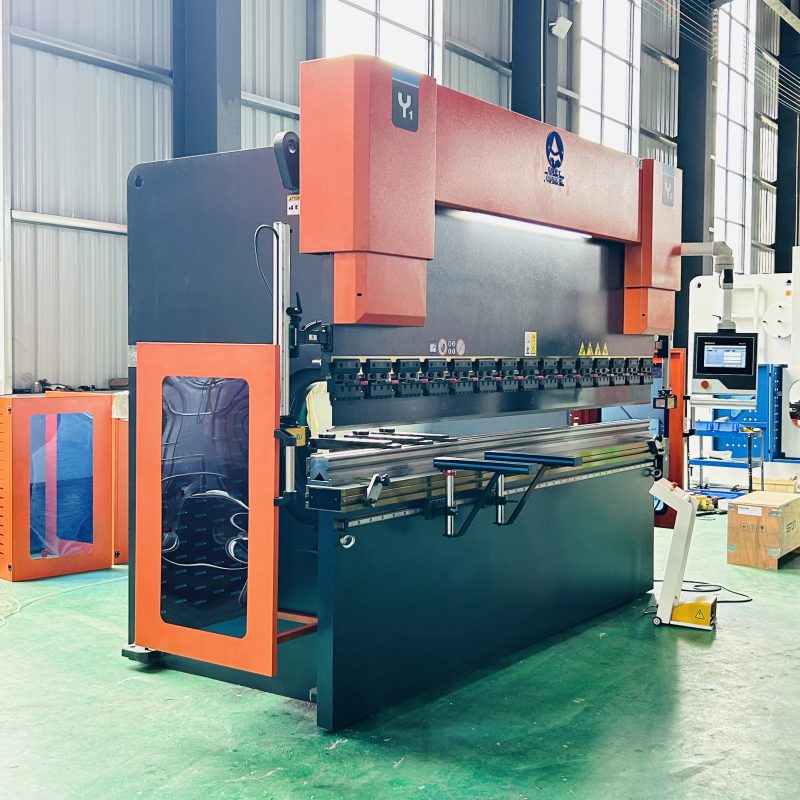 WE67K-130T3200 CNC Electro- hydraulic Press Brake Machine Bending Machine With DELEM DA53TX 4+1 Axis 2D Program - Imagen 3