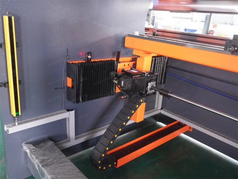 WE67K-130T3200 CNC Electro Hydraulic Press Brake Machine With DELEM DA58TX 4+1 Axis - Imagen 6