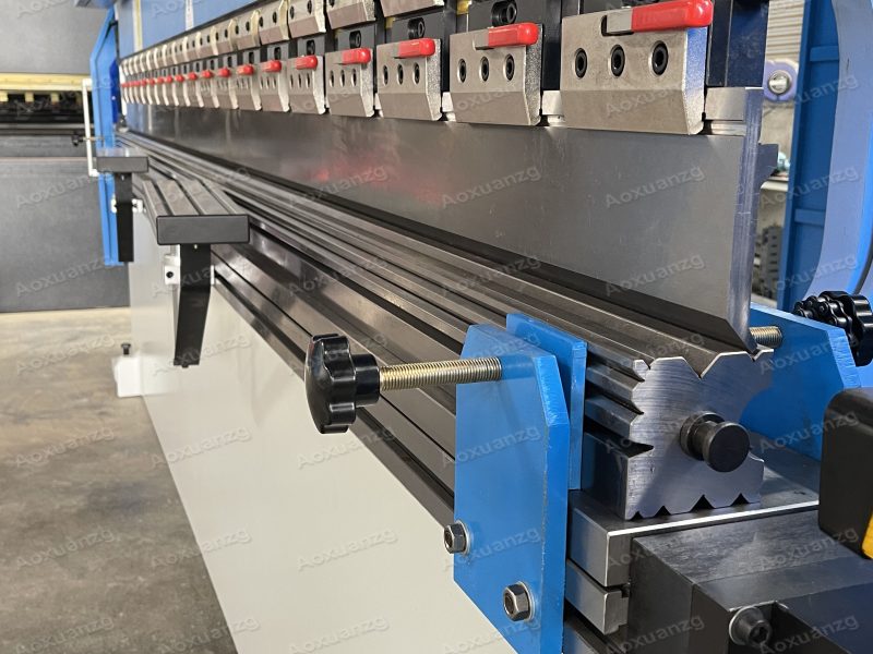 WE67K-160T4000 CNC Electro Hydraulic Press Brake Machine With DELEM DA69S 8+1 Axis - Image 8