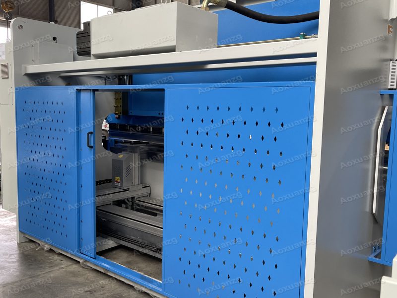 WE67K-160T4000 CNC Electro Hydraulic Press Brake Machine With DELEM DA69S 8+1 Axis - Image 5