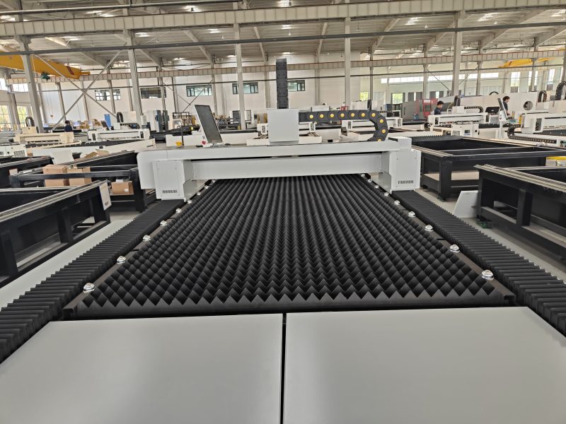 CNC Fiber Laser Cutting Machine Automatic Metal Cutter 3000*1500mm - Image 6