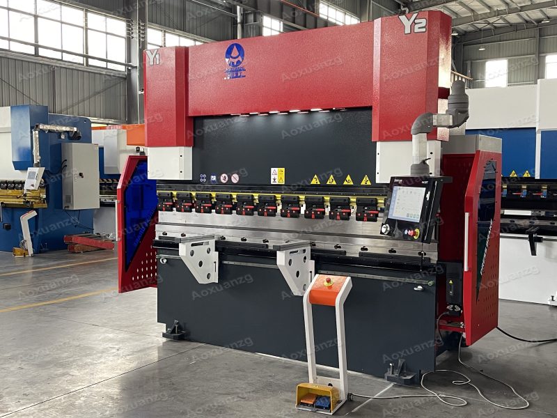 WE-67K 63T2500 HK58T 4+1 Axis CNC Electro Hydraulic Press Brake Machine - Image 2