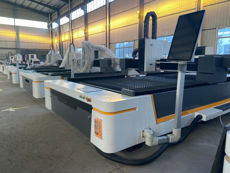 3015 CNC Fiber Laser Cutting Machine for Sheet Metal 1500W/3000W/6000W - Image 2