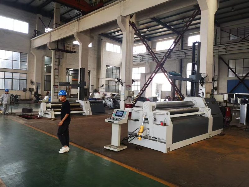 Good Price WC12 Sheet Metal 4 Roller Cnc Plate Bending Machine Roll Machine Professional Hydraulic Four Roller Bending Machine - Image 9