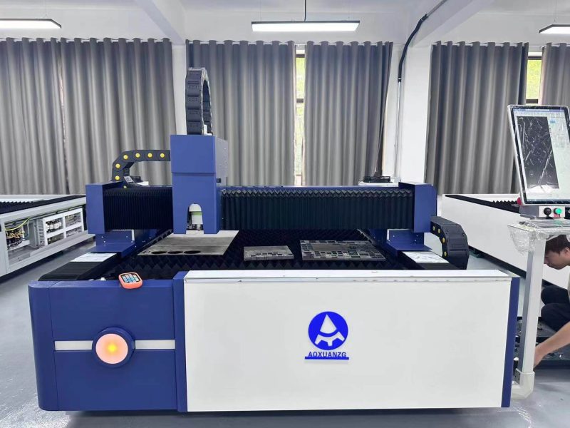 1500x3000mm 3KW Raycus Fiber Laser Cutting Machine - Image 2