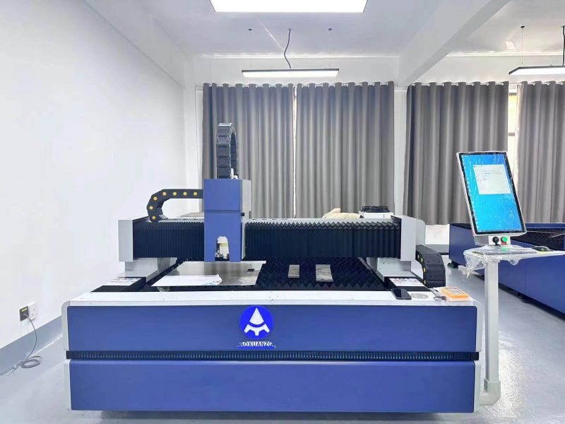 1500x3000mm 3KW Raycus Fiber Laser Cutting Machine - Image 3