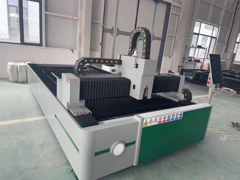 CNC Fiber Laser Cutting Machine for Stainless Steel 1500W 3015 Size - Image 2